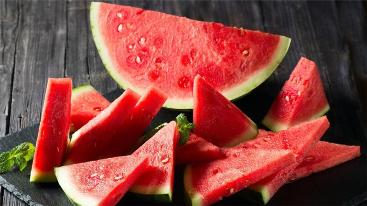 هندوانه میوه تابستانی محبوب و کم کالری